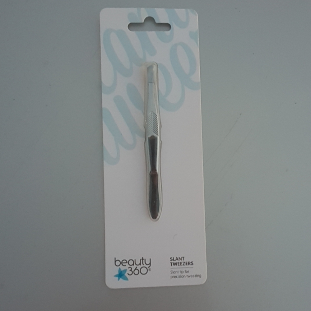 BEAUTY 360 SLANT TWEEZERS BUY OR GET 🆓️